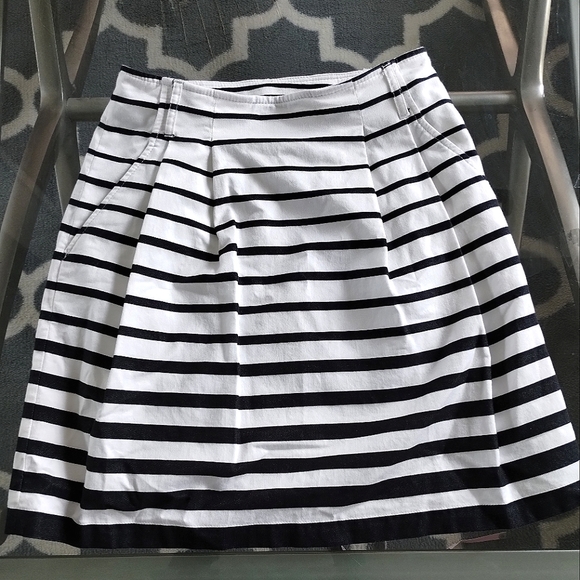 White House Black Market, Stripped Skirt Black & White - Picture 1 of 11